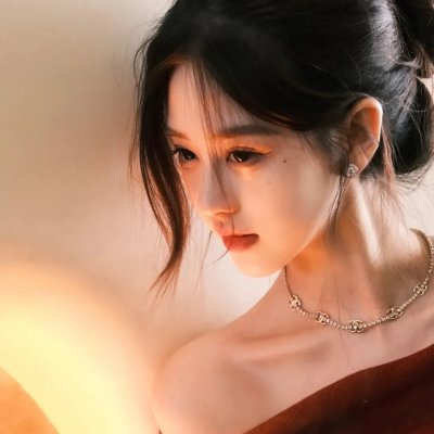 谜一样的双眼